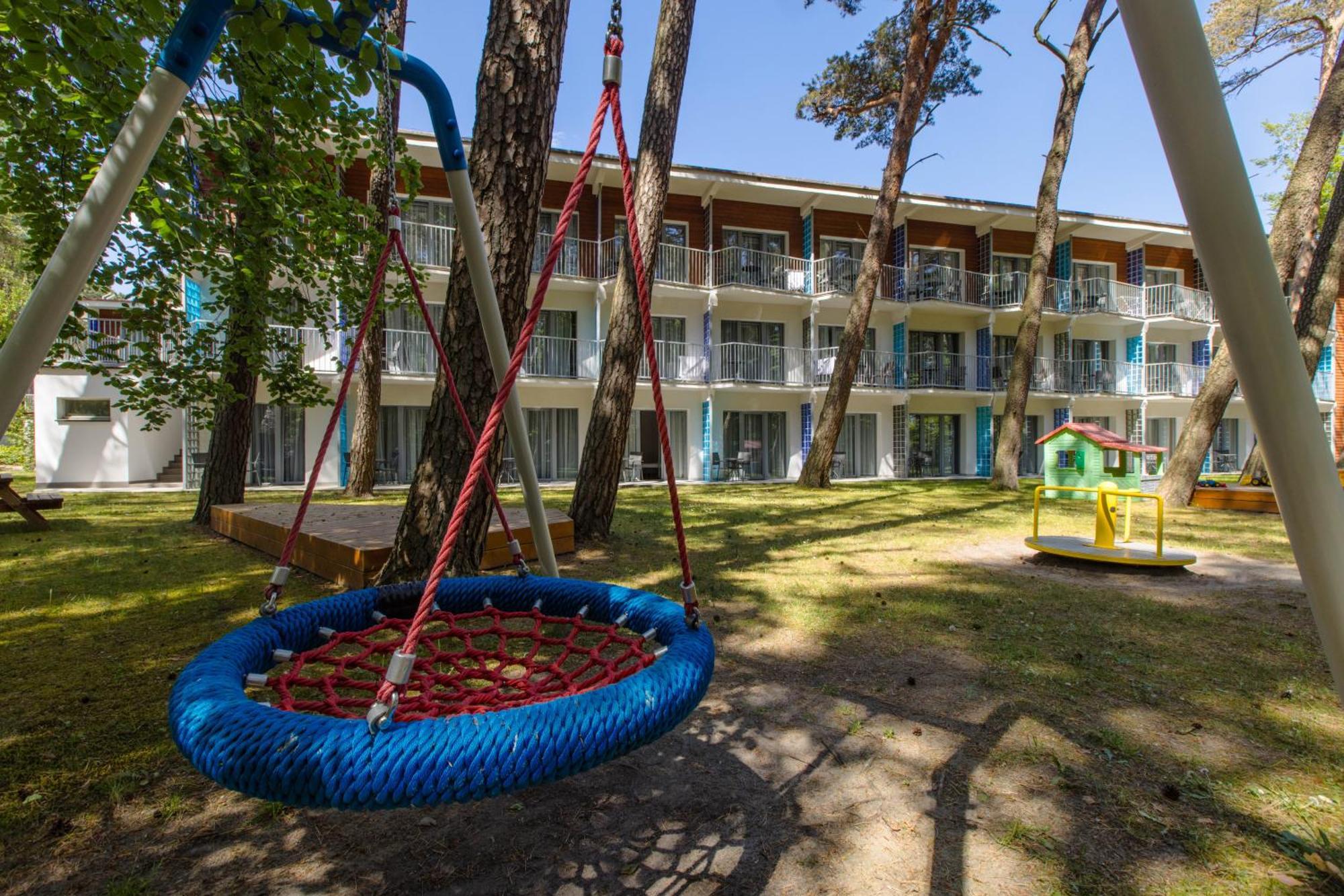 Waterside Resort Darlowko Exterior photo
